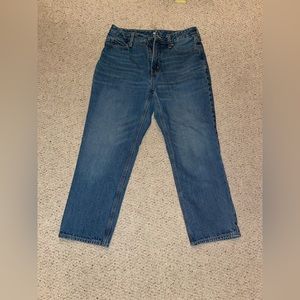 OLD NAVY mom jeans. Super comfortable. Lightly used.